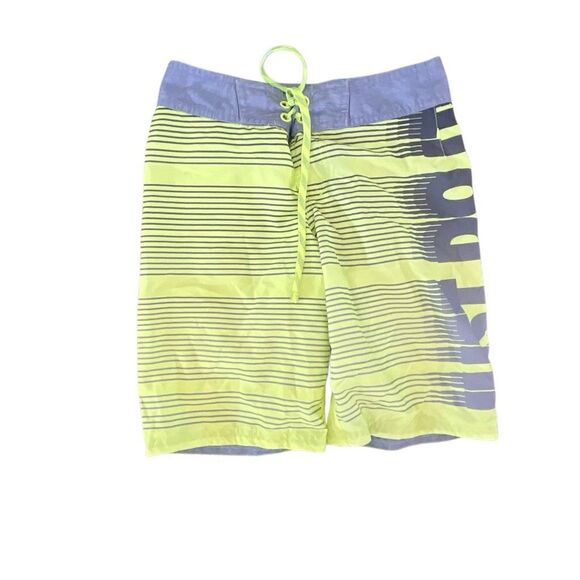 Nike bundle of two boys size small swimsuits - Picture 5 of 6